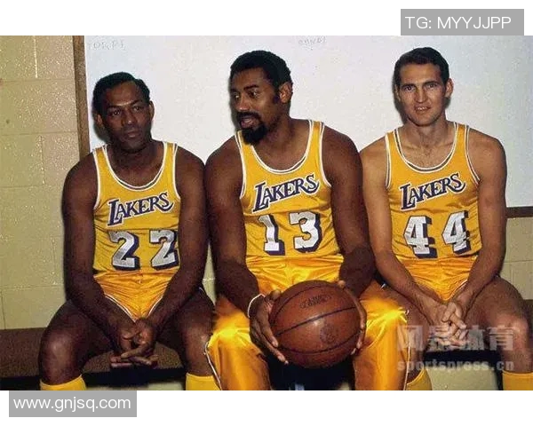 威尔特张伯伦的篮球传奇探索从打破纪录到引领创新的辉煌之路