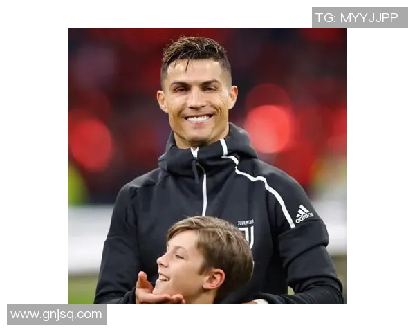 国外足球明星加盟中国综艺节目引发热议粉丝期待精彩互动与文化碰撞