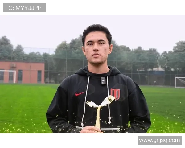 珍爱中国足球的明星球员及他们对足球事业的贡献与影响